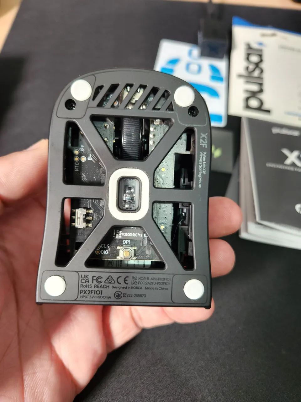 Mouse Pulsar X2F fingertip muito novo - Foto 4