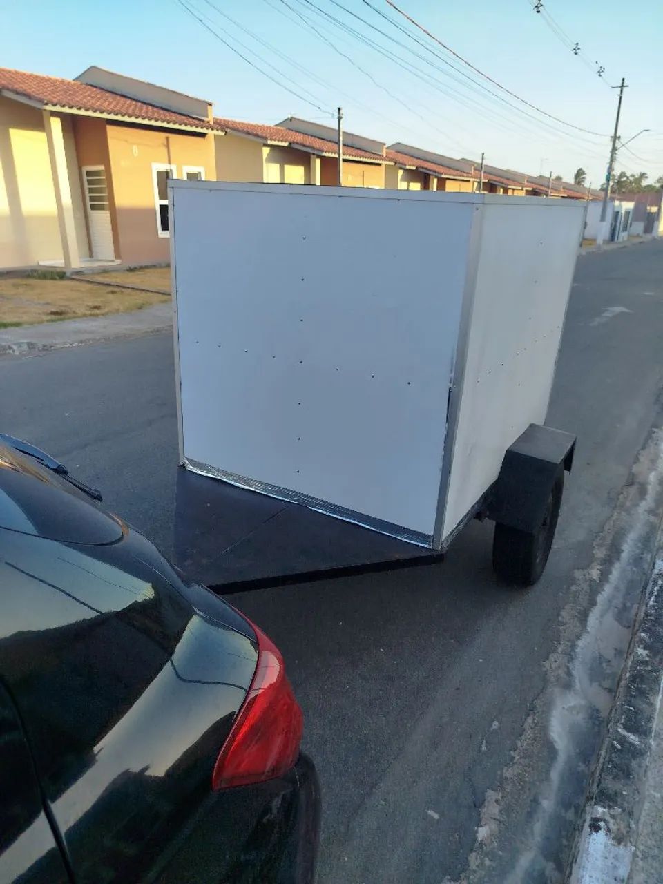 VENDO CARRETINHA BAÚ 