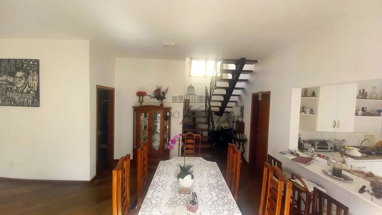 Oportunidade - Casa - Jacareí - Centro - 4 Dormitórios - 311m². - Foto 2