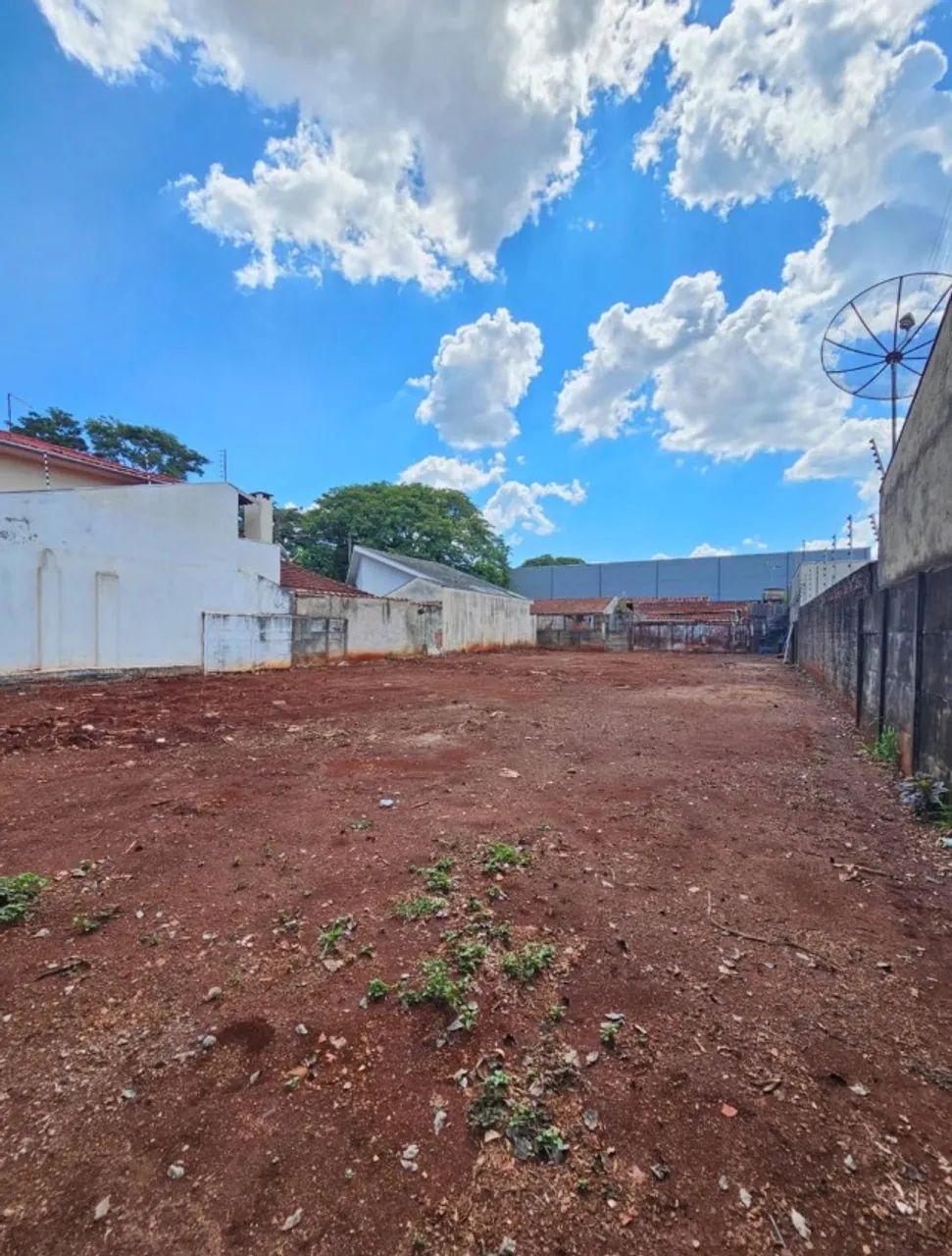 Terreno ZR3 600m2  próximo av Colombo