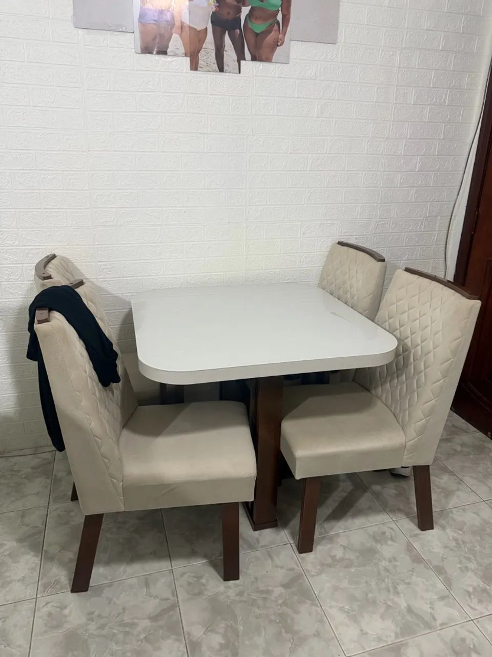 Mesa de 4 lugares 