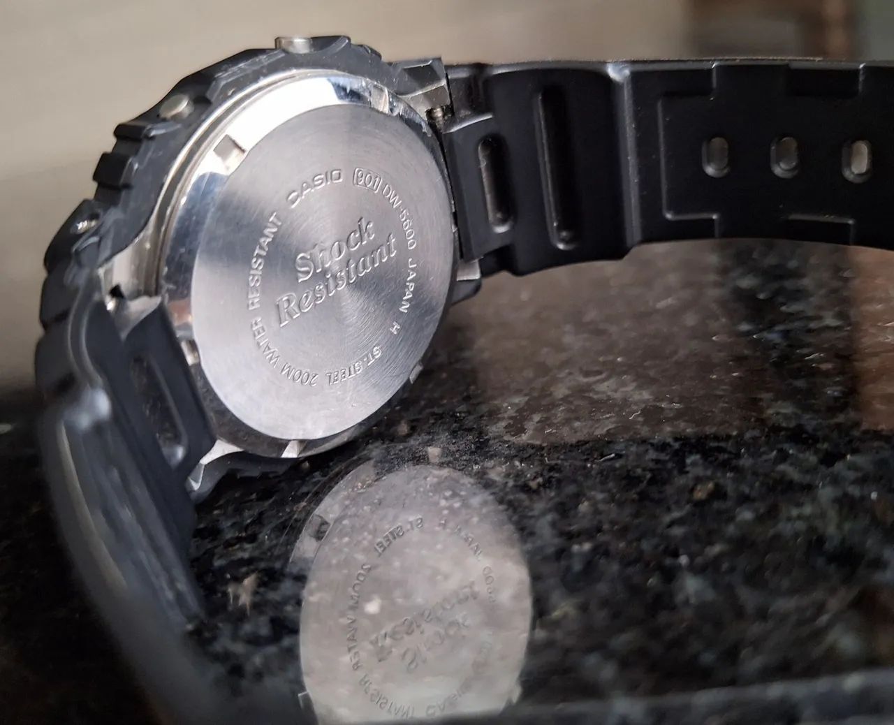 Casio G-shock dw 5600 aço fundo de rosca  - Foto 2
