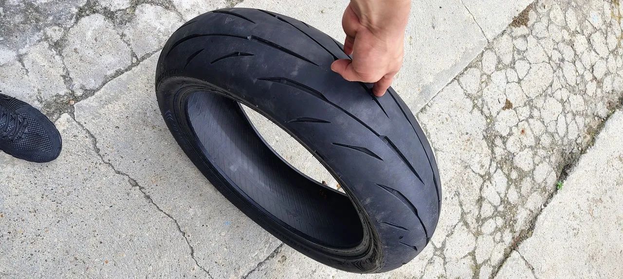 Pneu traseiro Dunlop  180 55 para MT 07 