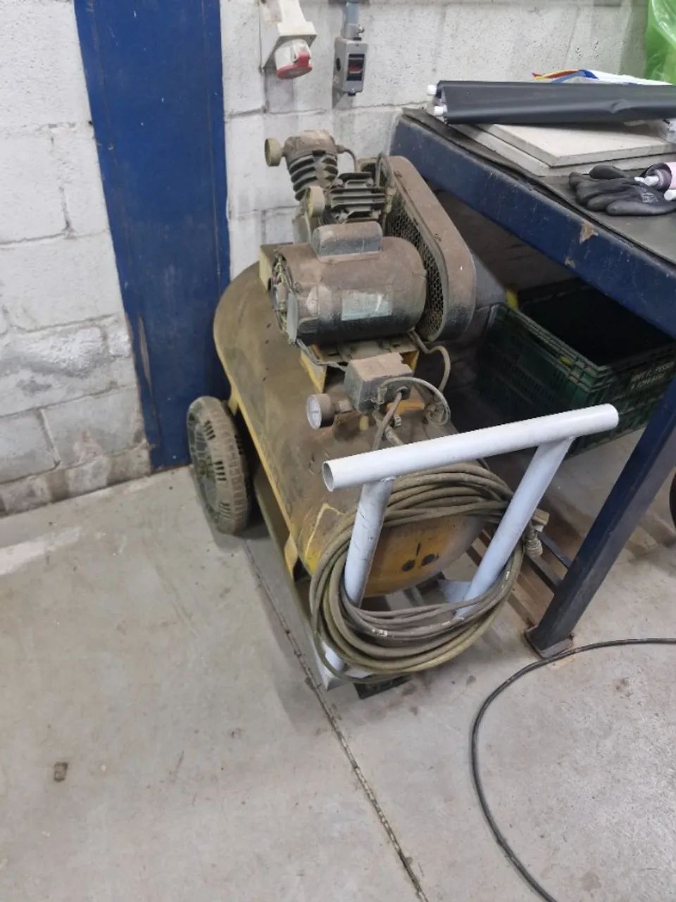 COMPRESSOR PRESSURE SE 10/100V