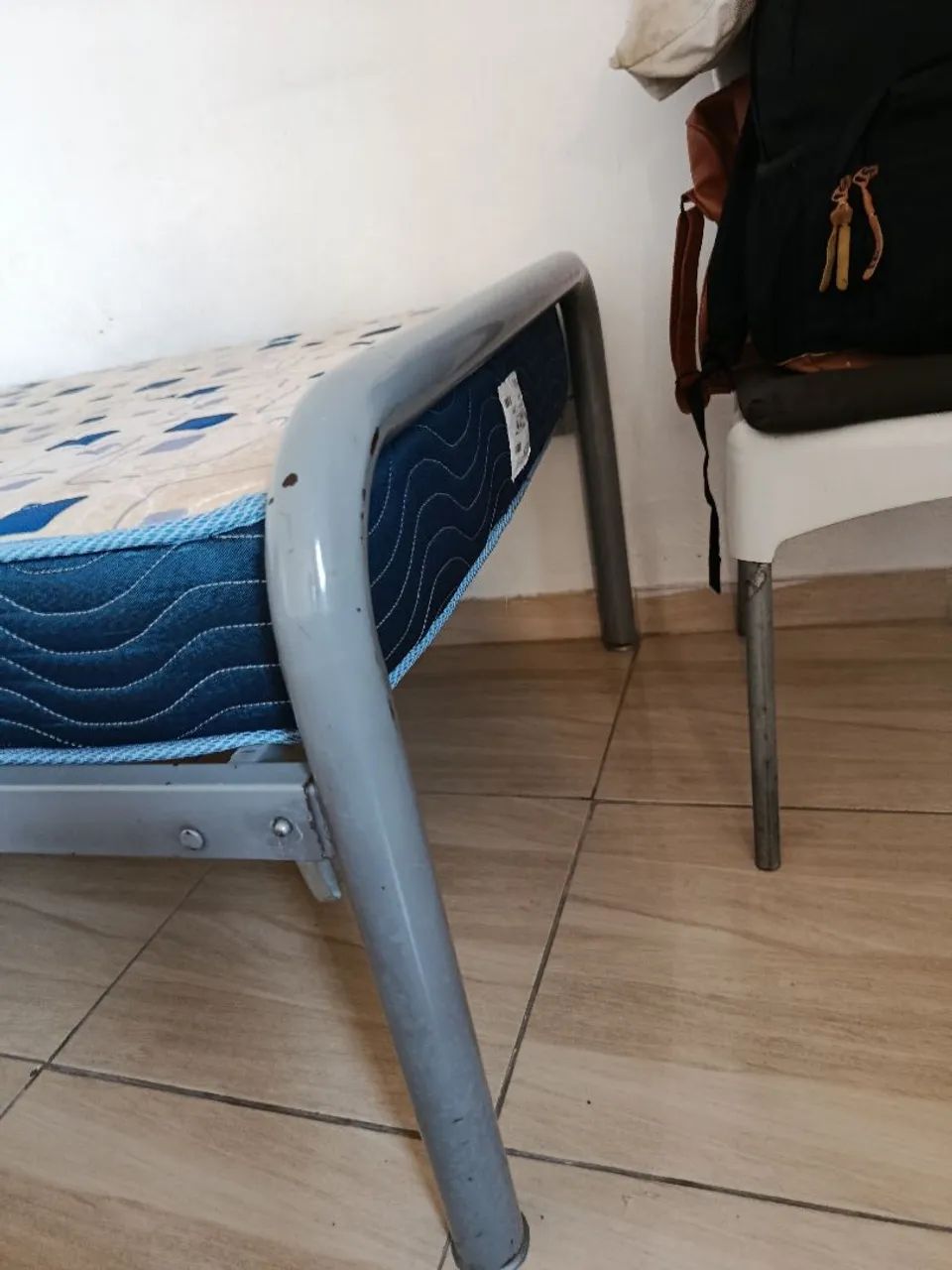 Cama de solteiro em ferro65576112171265123