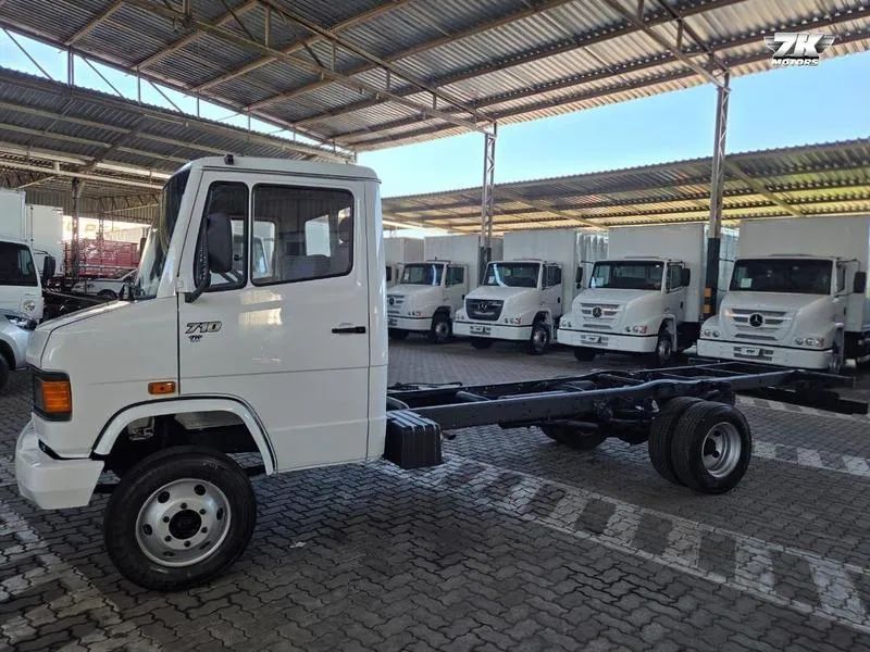 MERCEDES-BENZ 710 2011 - Foto 4