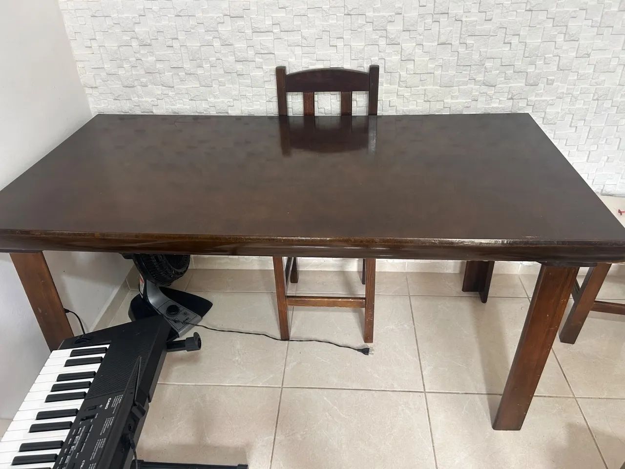 MESA DE JANTAR COM CADEIRAS
