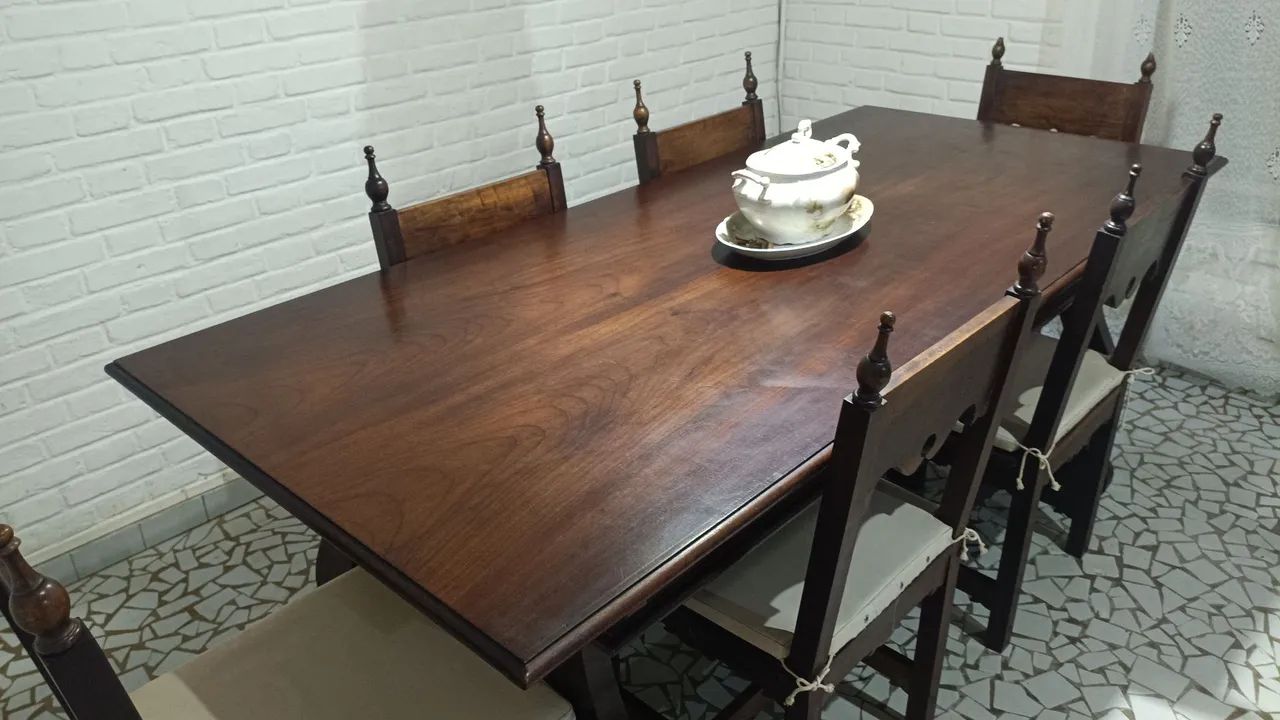 Vendo Mesa + 6 cadeiras Madeira maciça  - Foto 3