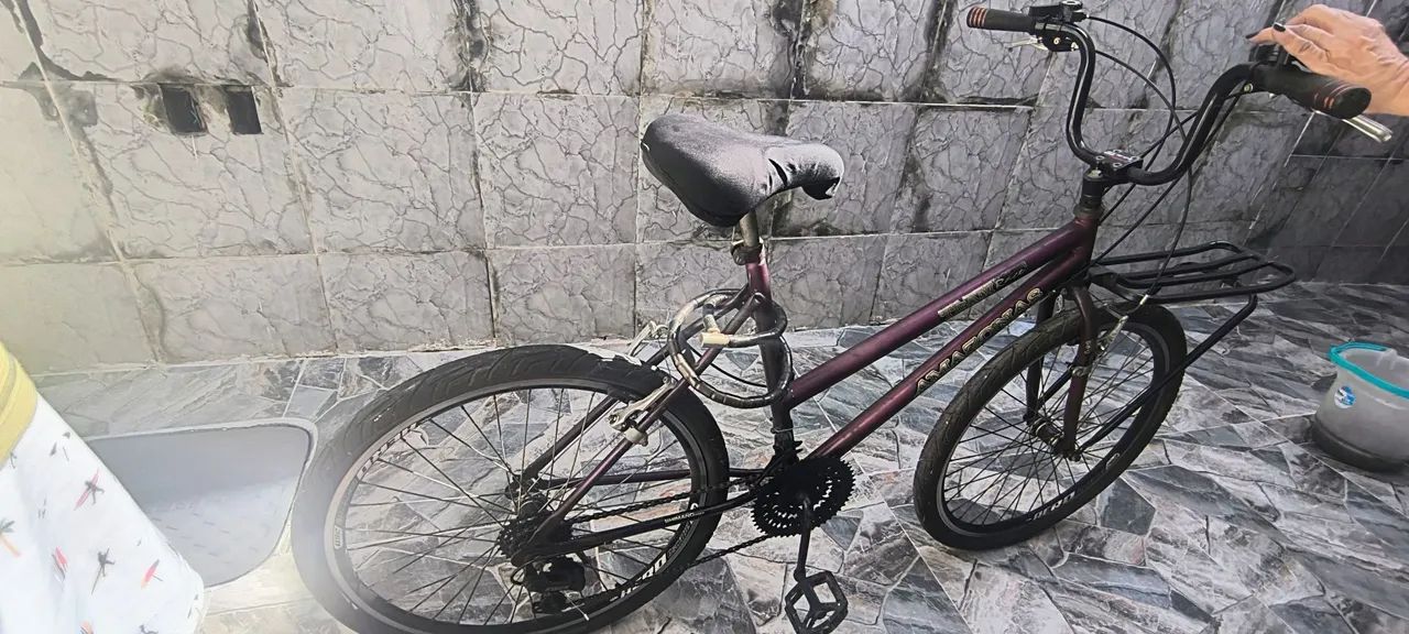 Vende- se 2 excelentes bicicletas com capacetes M e G - Foto 2