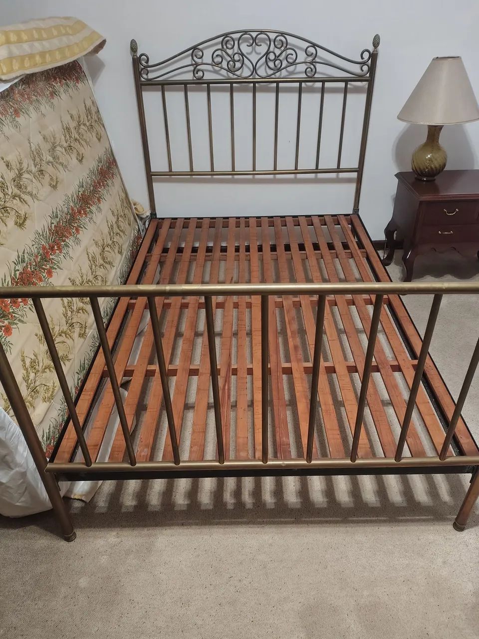 Cama casal metal em bronze  - Foto 3