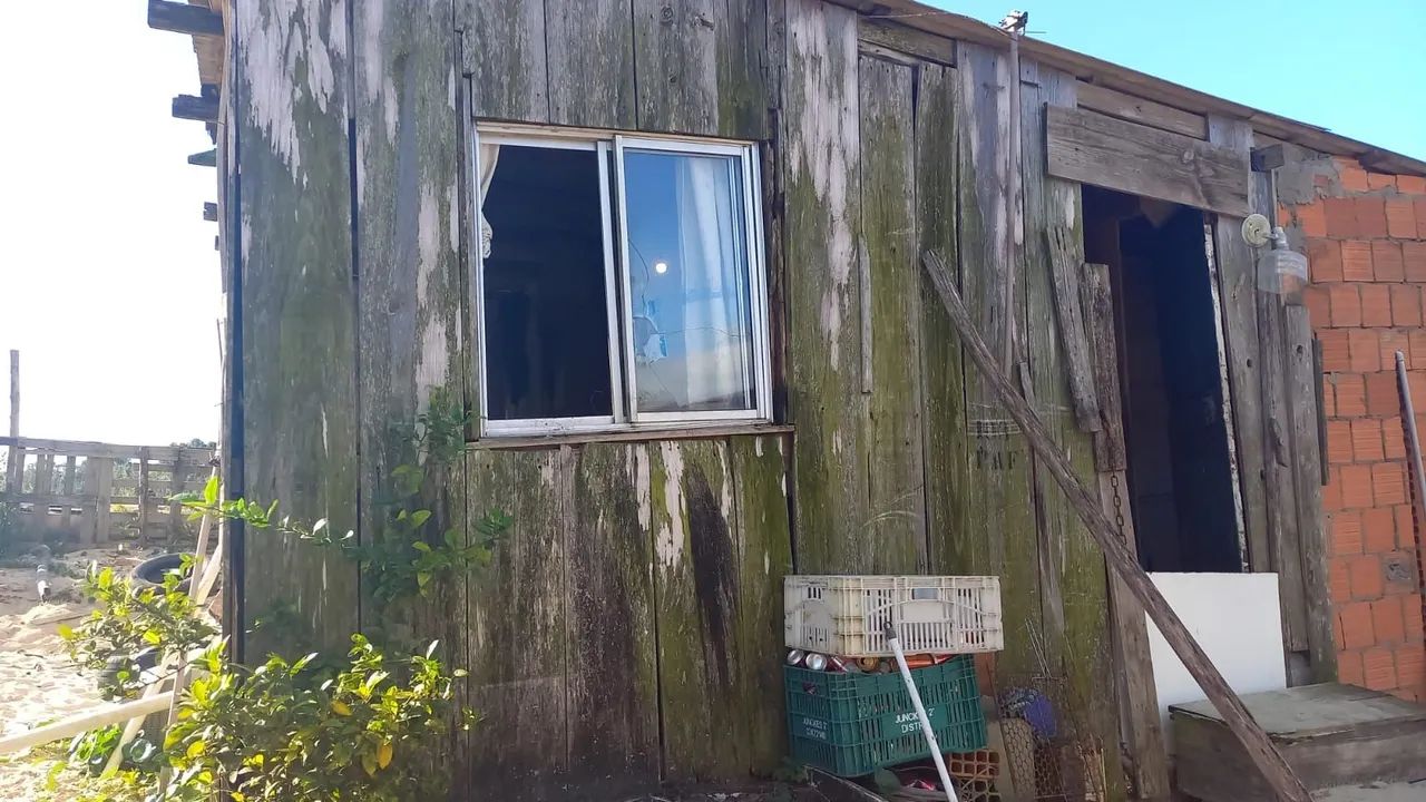 Vendo casa em comunidade! 