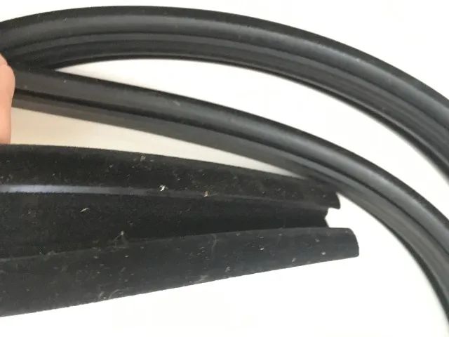 Canaleta dianteira do Monza 2 portas 1982 / 1995 do lado direito. - Foto 4