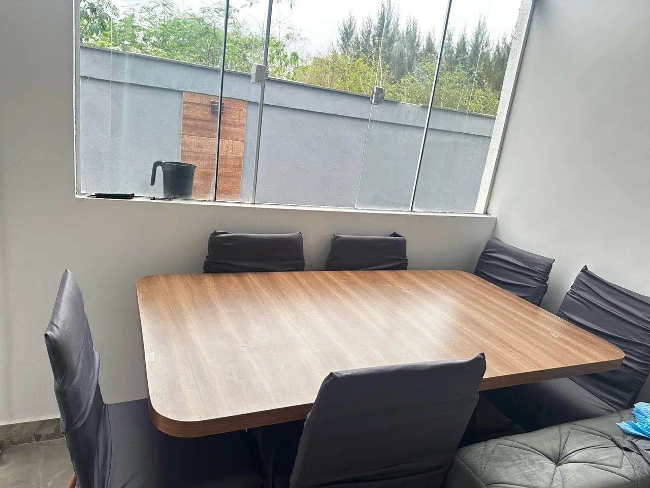 Vendo mesa de jantar 6 cadeiras 