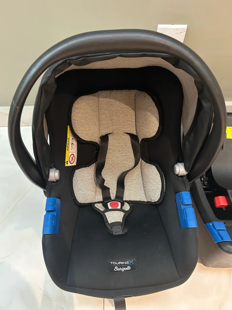 Vendo bebê conforto burigotto com base para carro  - Foto 2