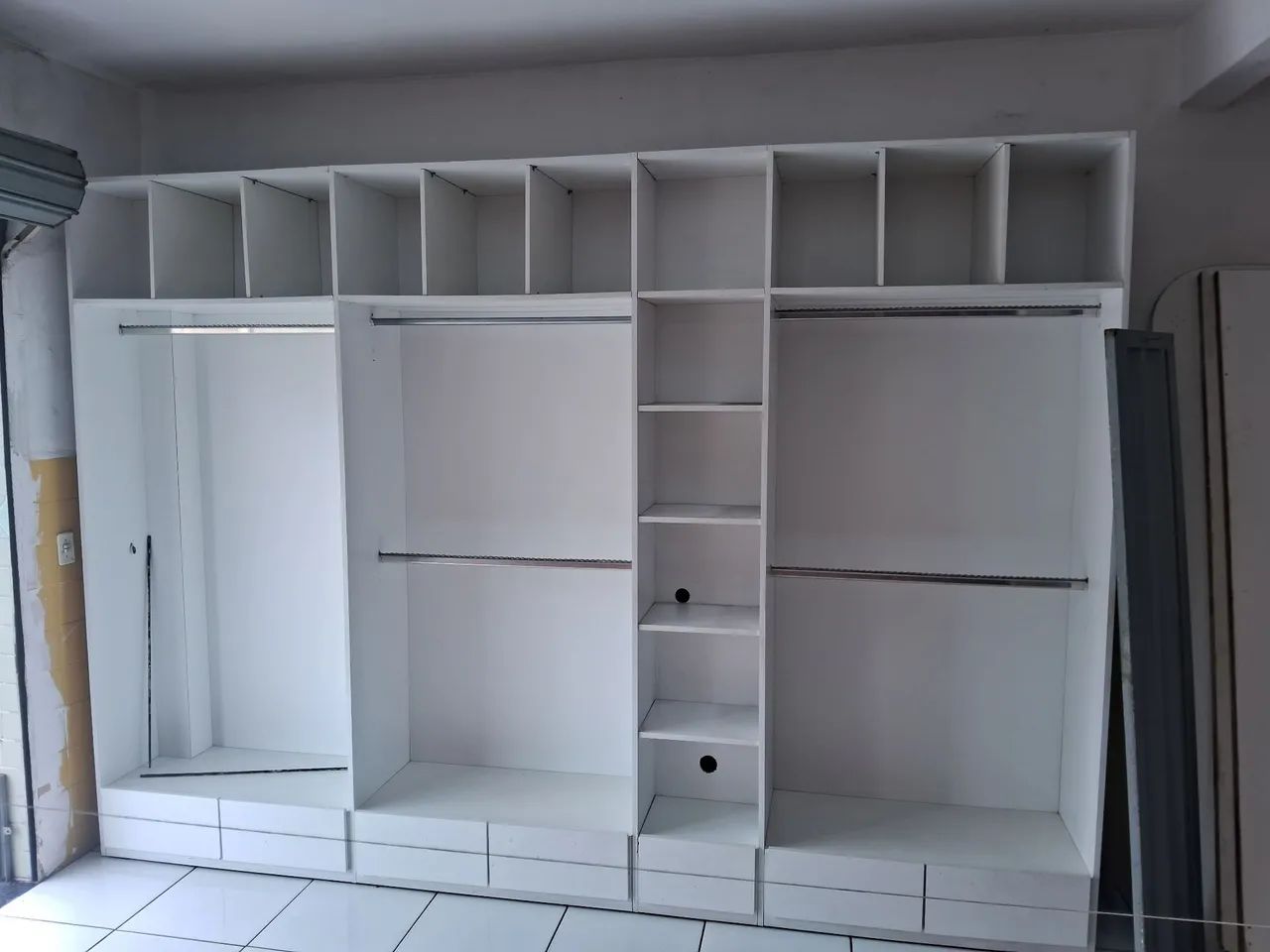 Expositor de roupas para loja - Foto 2