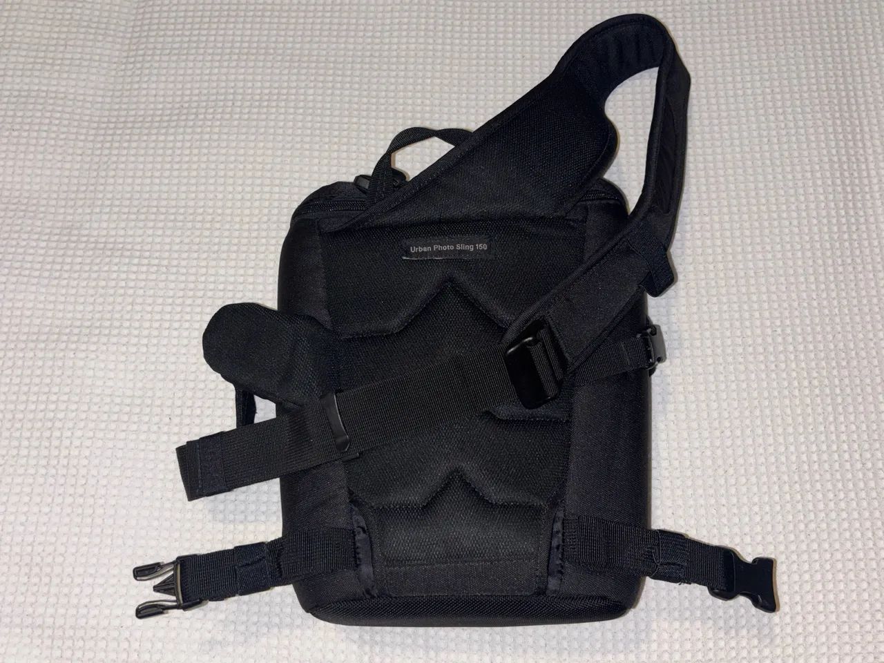 Mochila LowePro Urban Photo Sling 150 - Foto 4