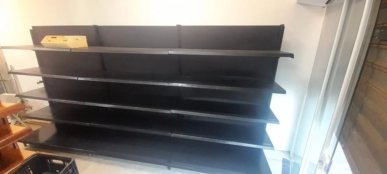 Gôndolas com 6 prateleiras e fundo - Foto 2