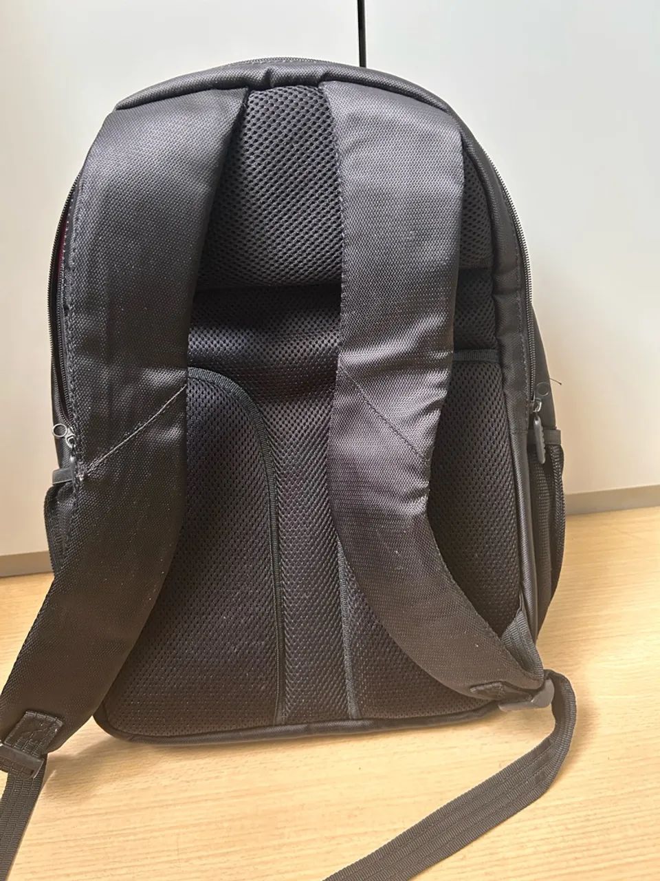Mochila Executiva DELL Preta com Compartimentos Acolchoados - Ótimo Estado - Foto 2