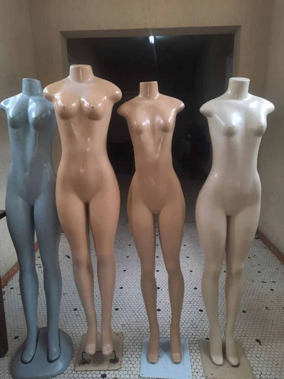 MANEQUINS CONSERVADOS - Foto 3