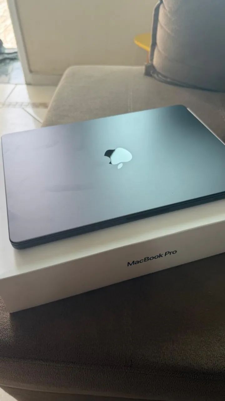 MacBook Pro 14