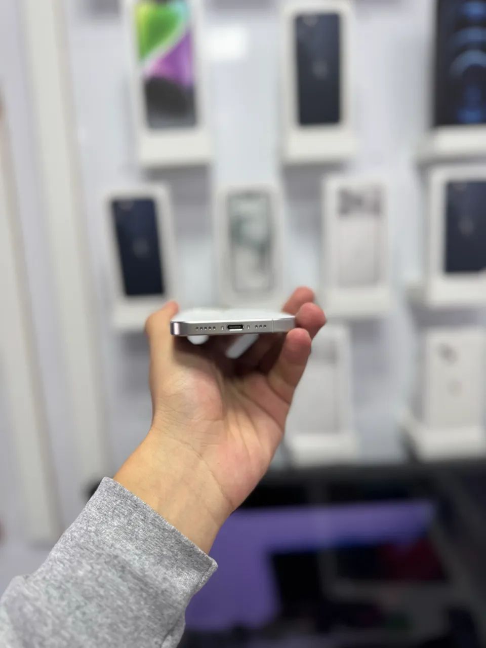 IPhone 15 Pro - 128GB ( Branco )  - Foto 3