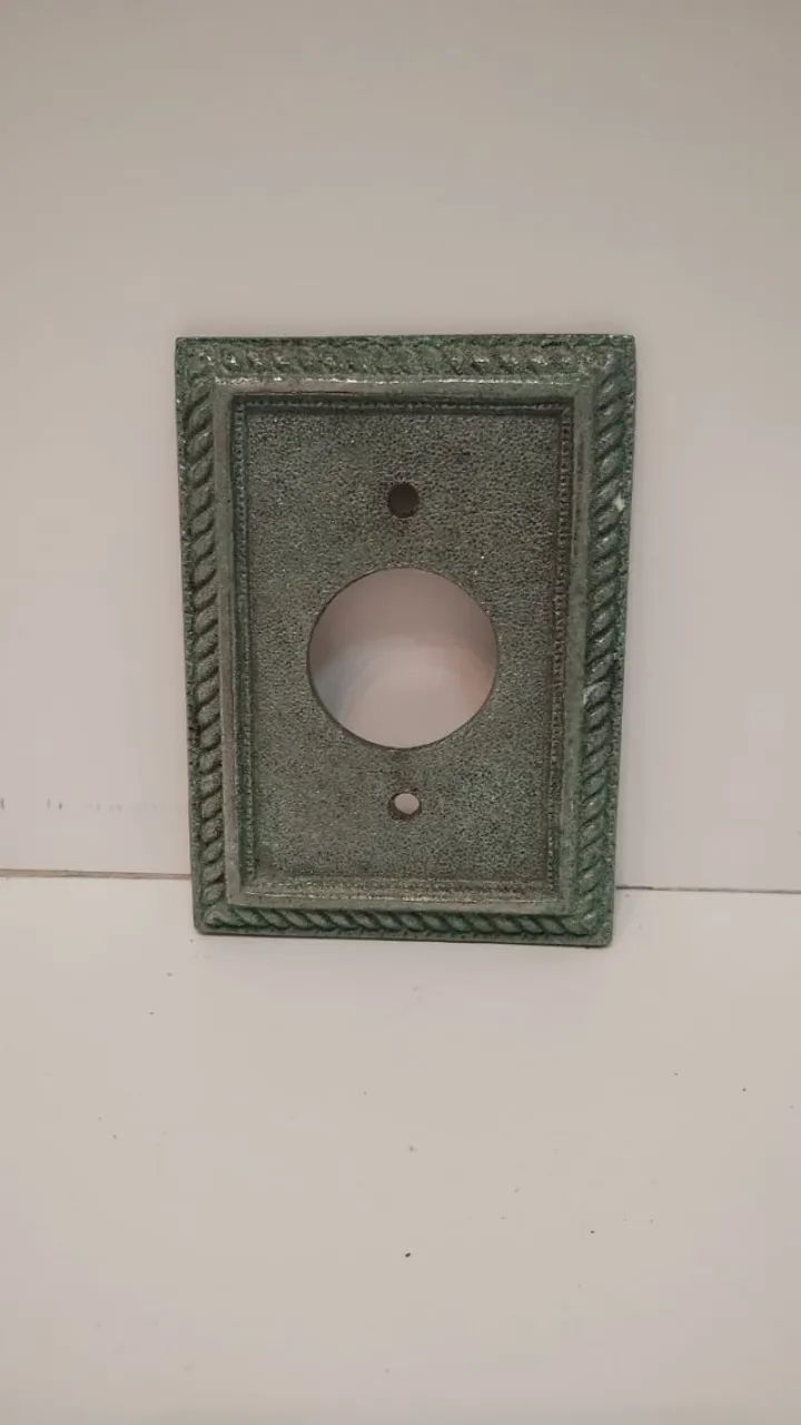 Espelho de Tomada em Bronze Cinza