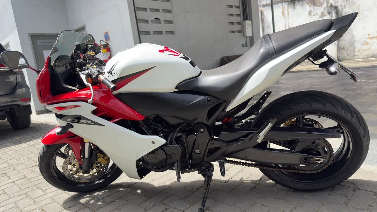 CBR 600F 2013 - Foto 2