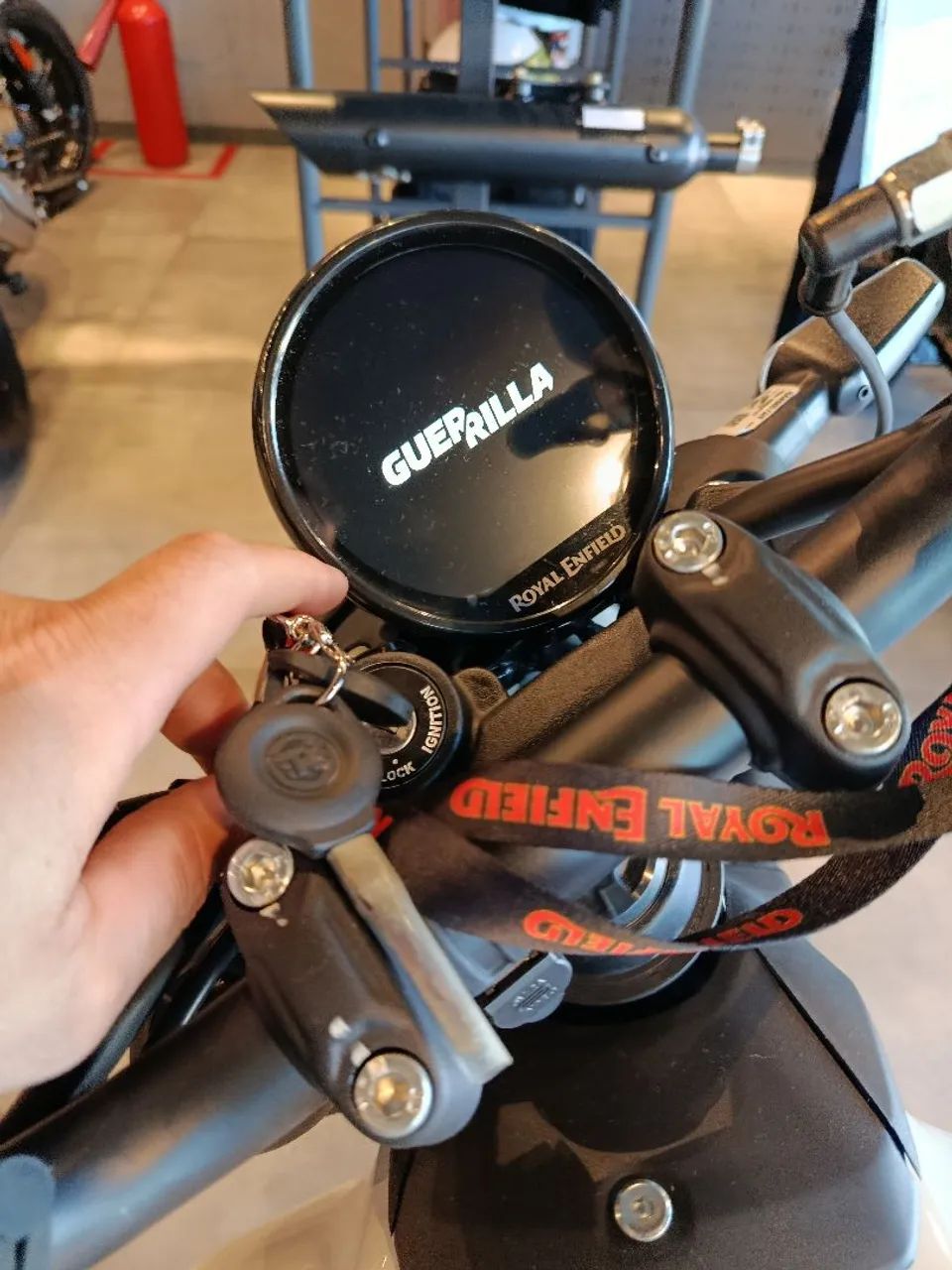 Guerrilla 450cc * Marcio Carioca 