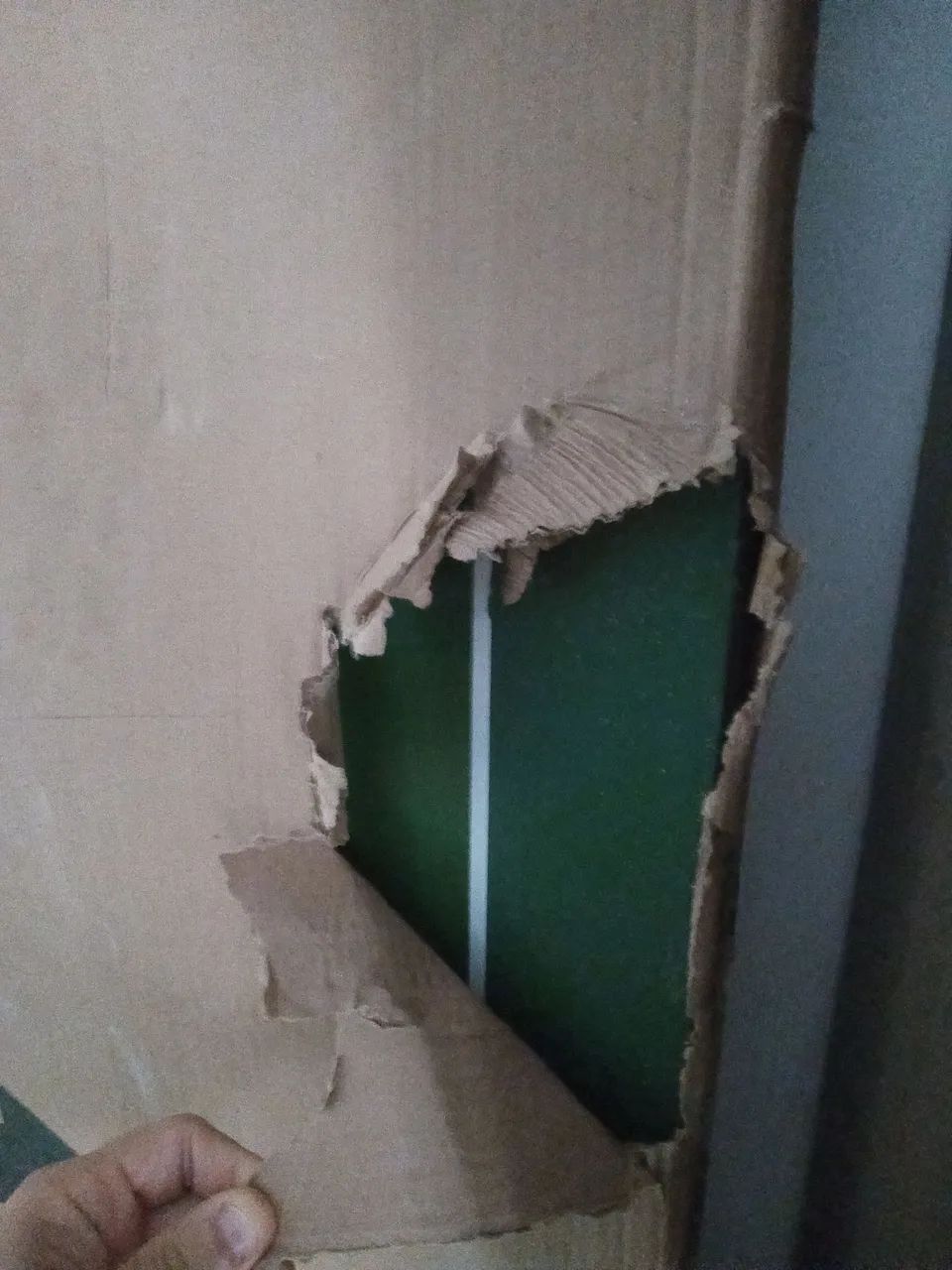Mesa de ping pong nova,nunca usada, na caixa ainda. 800$ - *33 WhatsApp 