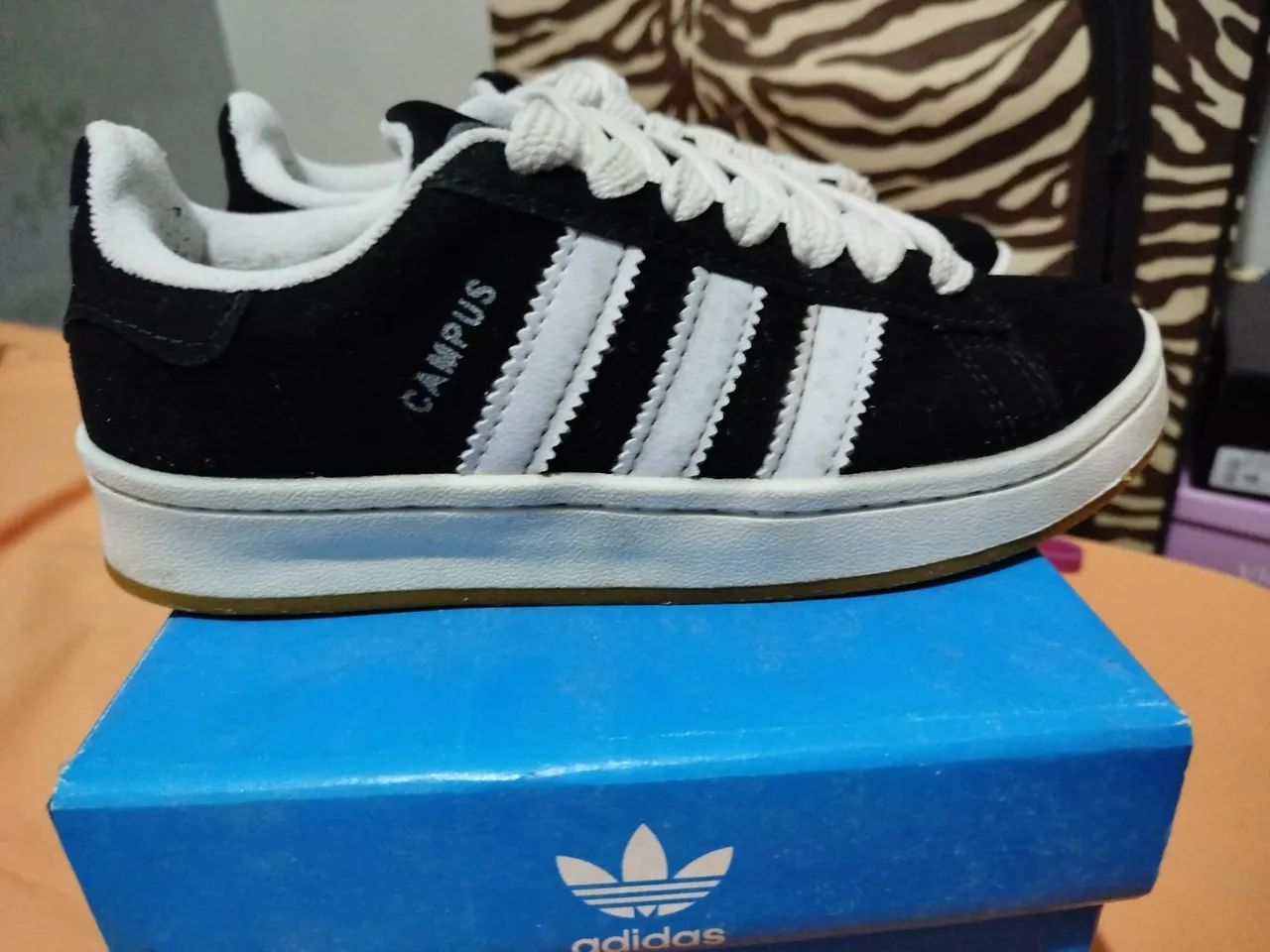 Tênis Adidas 