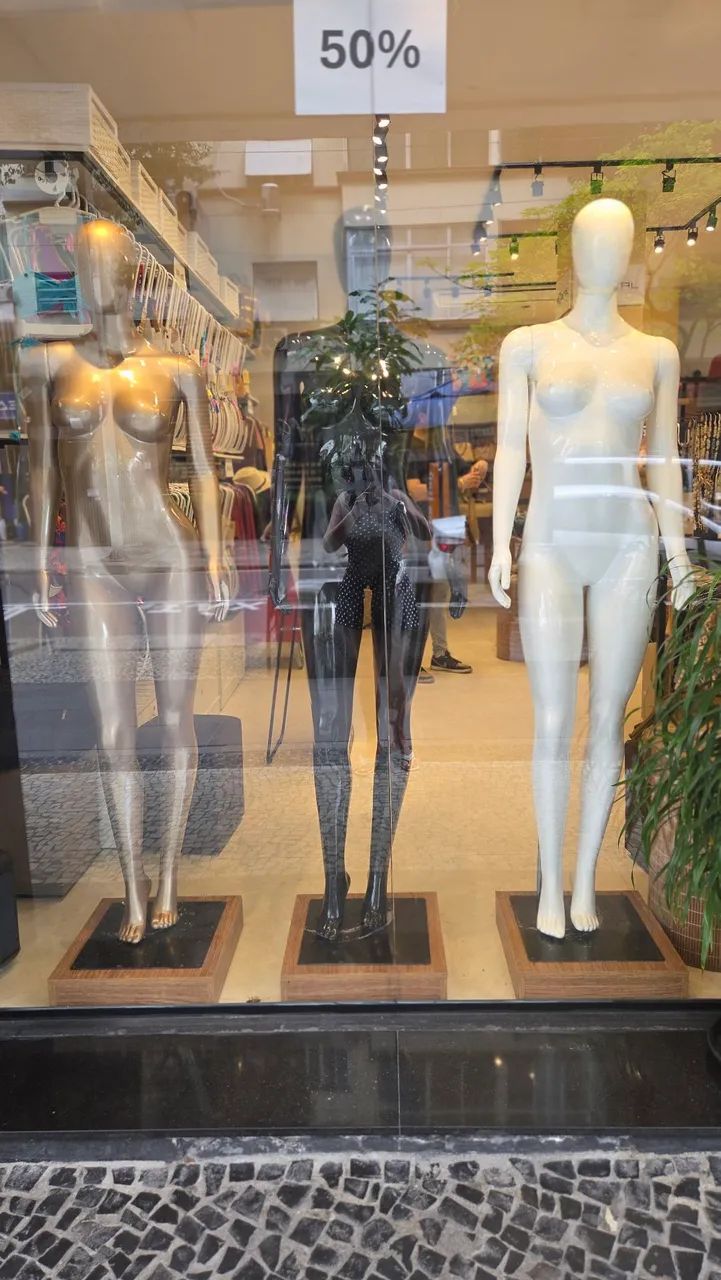  manequins, cestos organizadores, cabides - Foto 3
