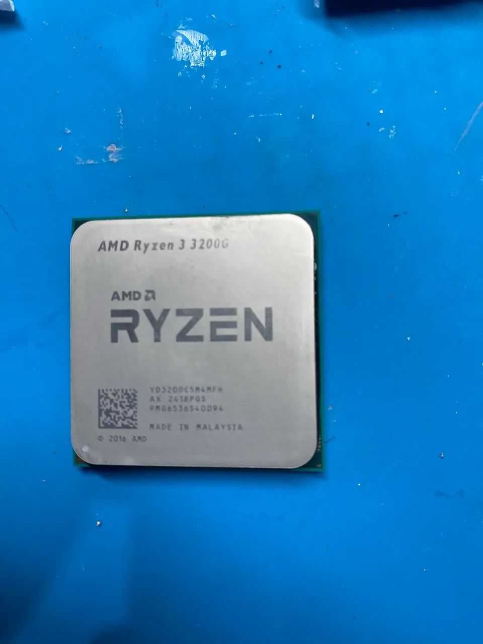 Processador amd ryzen 3 3200g 6 mês de uso 