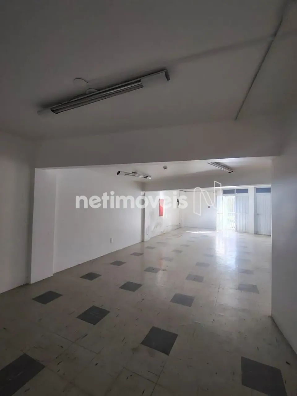 LOJÃO COMERCIAL DE 101,74 m²; PARA LOCAÇÃO - Foto 2