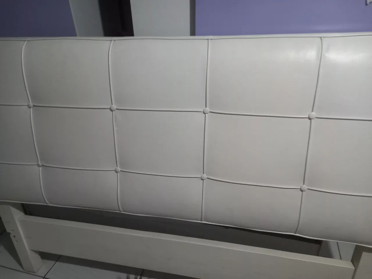 Cama casal com cabeceira 