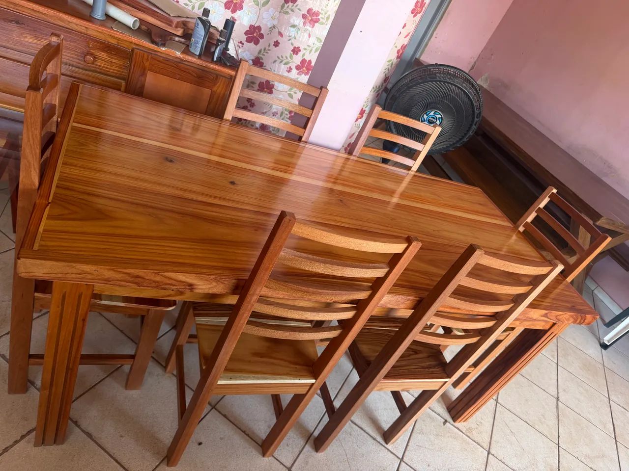 Mesa 6 cadeiras 1.87x0.87 de comprimento em madeira nova