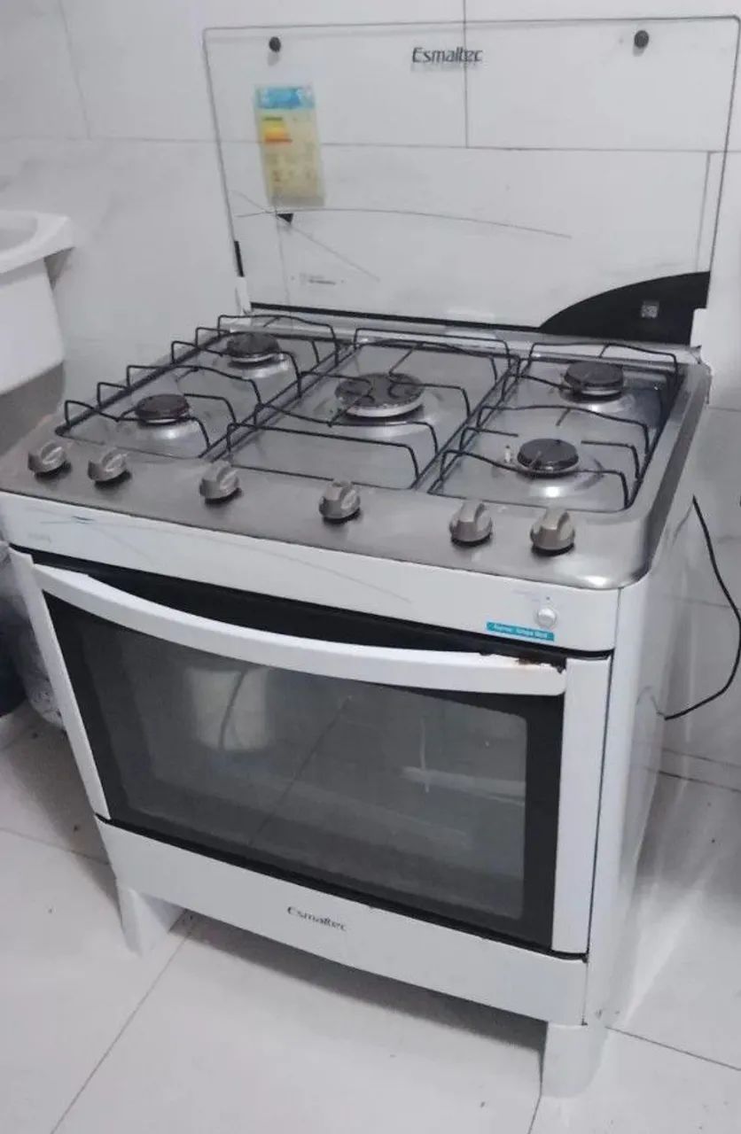 Fogão 5 bocas funcionando perfeitamente e a parte elétrica 