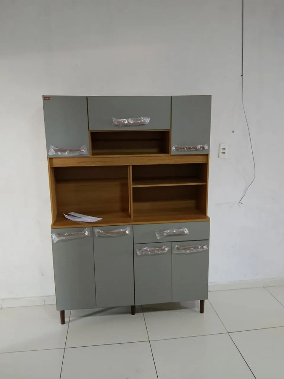 Elegância em Freijó e Grafite para Transformar Sua Cozinha