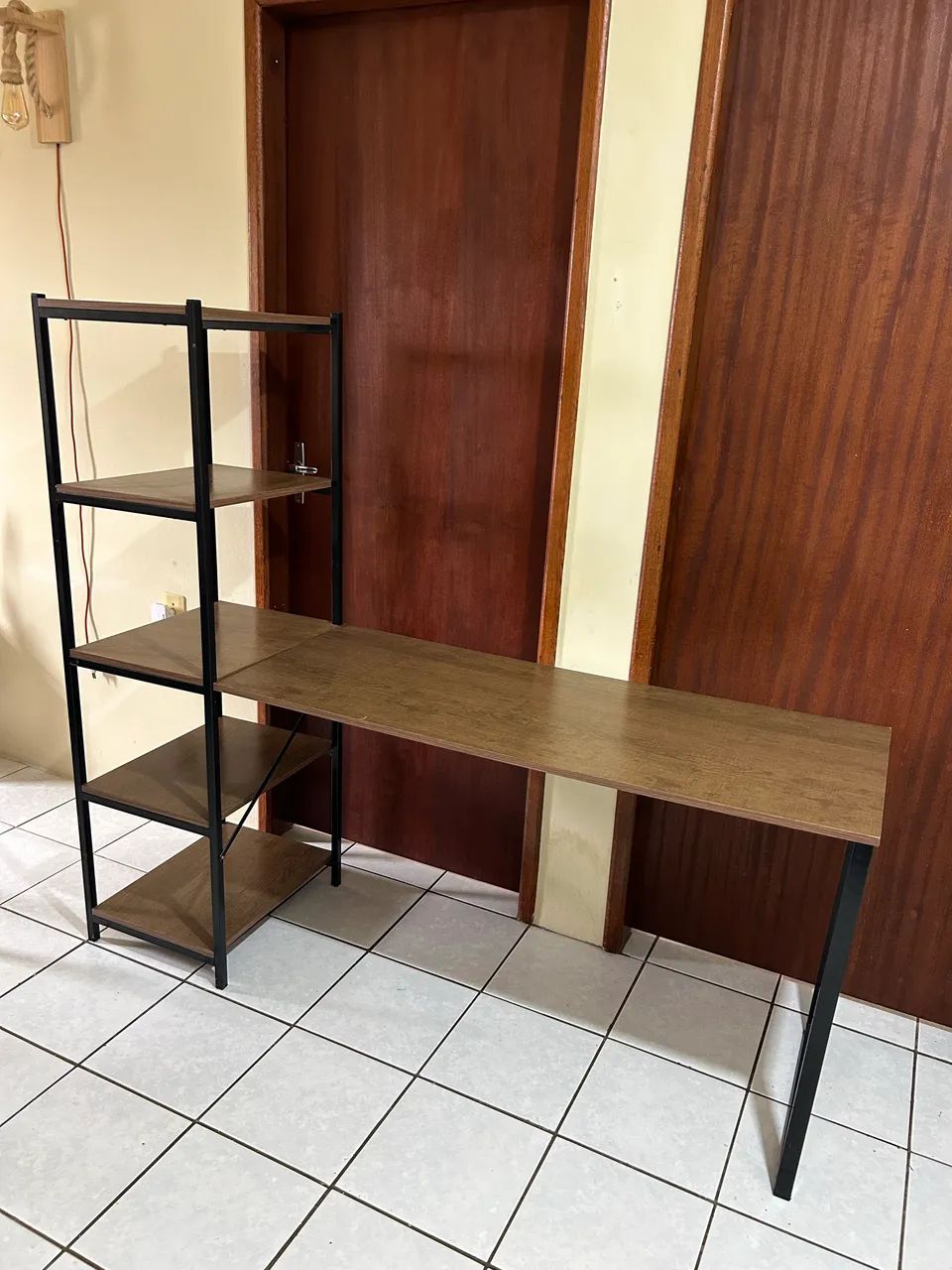 Escrivaninha com Prateleiras - Foto 2