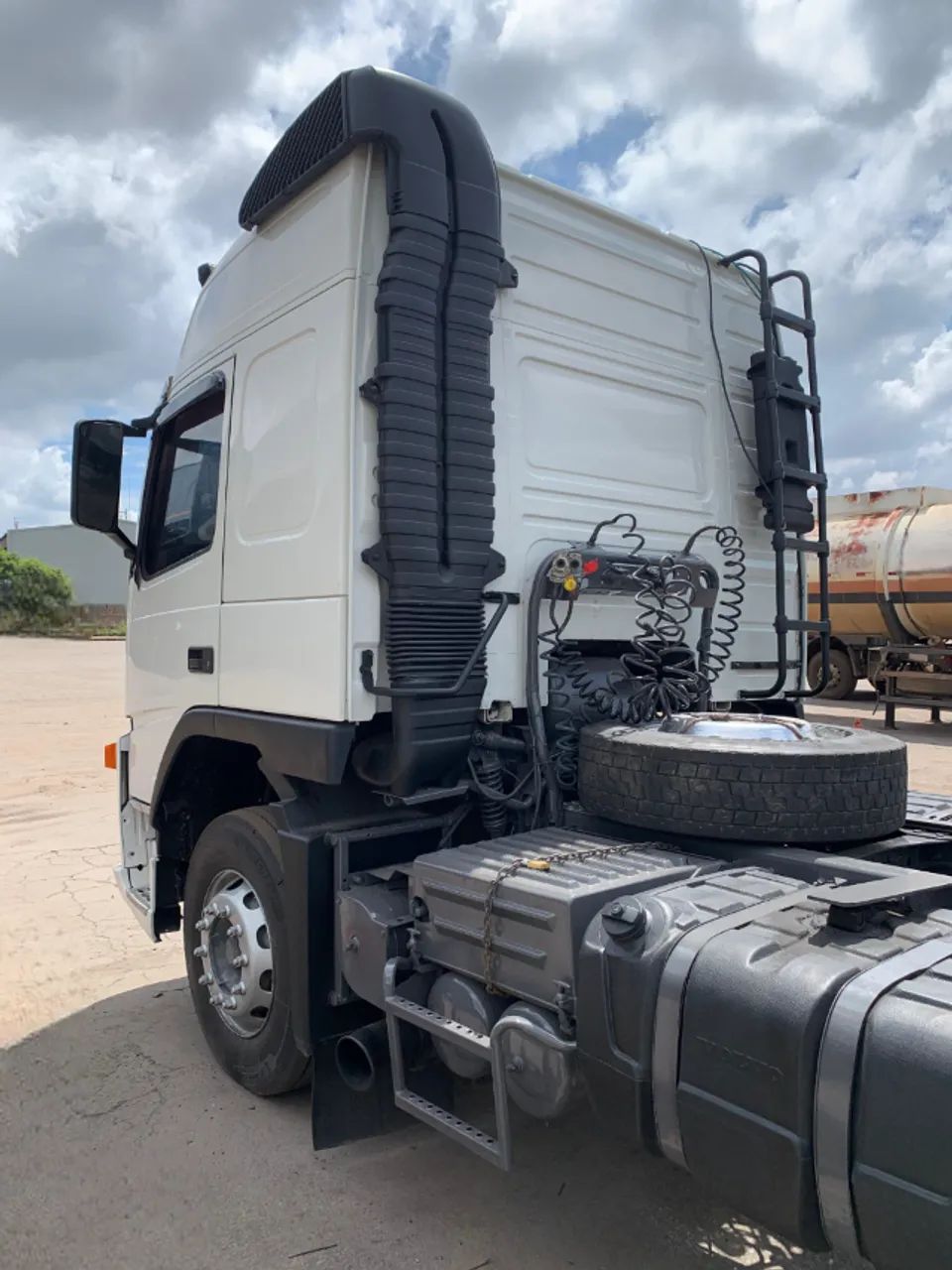 VOLVO FM 370 6X2 2011 - Foto 3