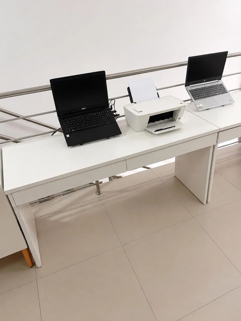 Mesa de Escritório Sob Medida com 2 Gavetas  - Foto 2