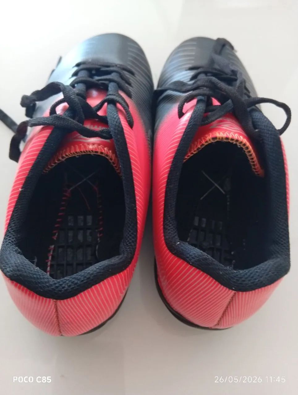 Chuteira umbro tamanho 35 - Foto 5