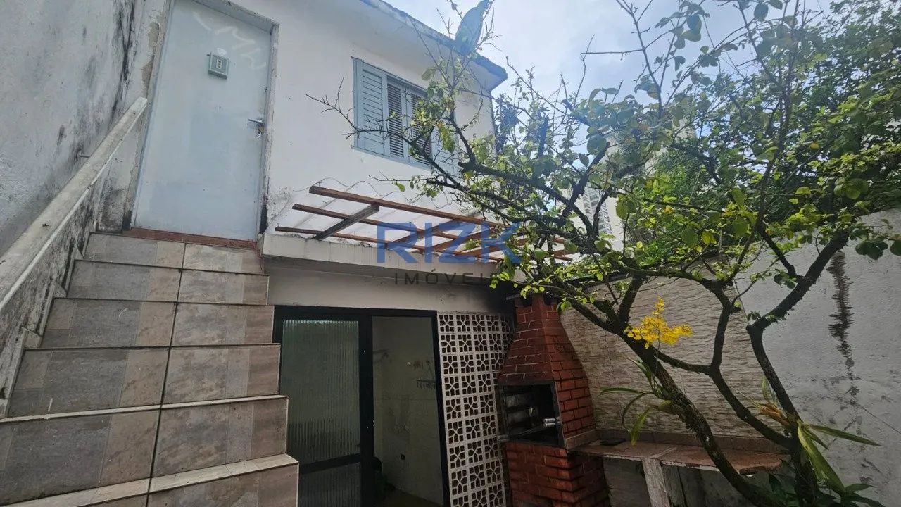 Sobrado próximo ao parque