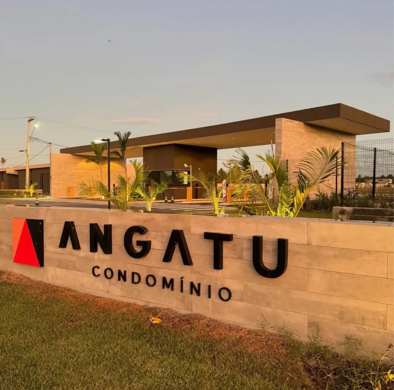 LOTE DE ESQUINA CONDOMÍNIO ANGATU 