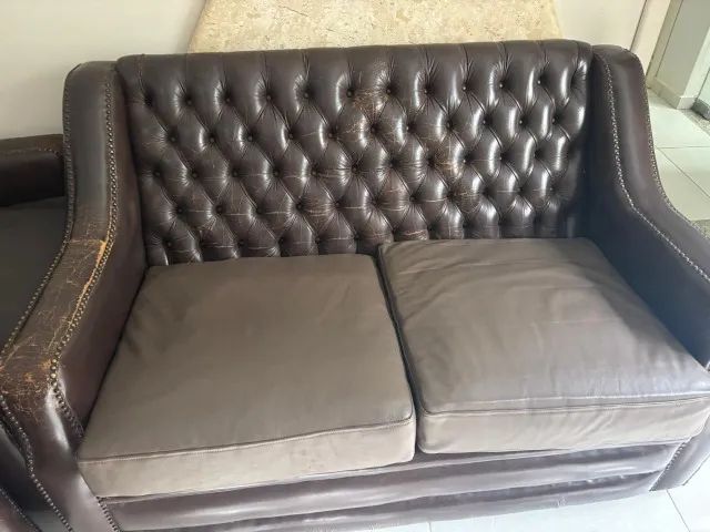 Sofa e Poltronas Capitone Couro - Foto 2