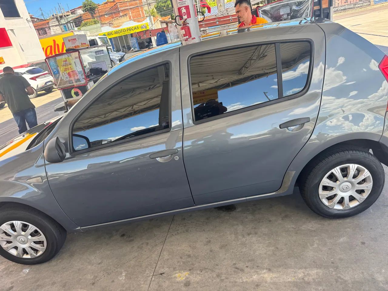 Renault Sandero Authentique Hi-flex 1.0 16V 5P 2012 - Foto 2