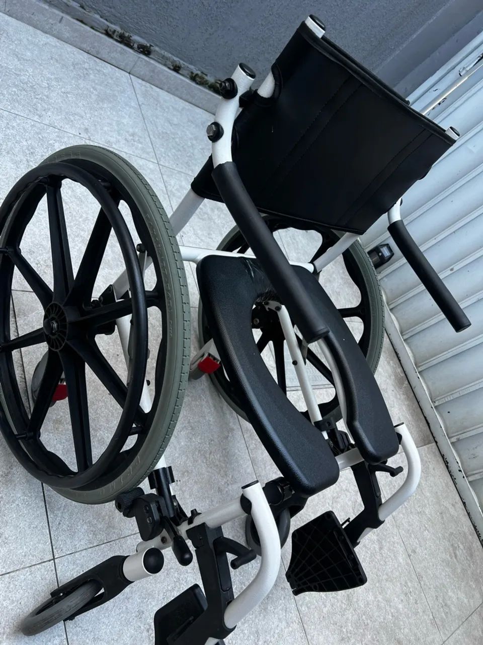 Cadeira de rodas higiênica H1 - Foto 3
