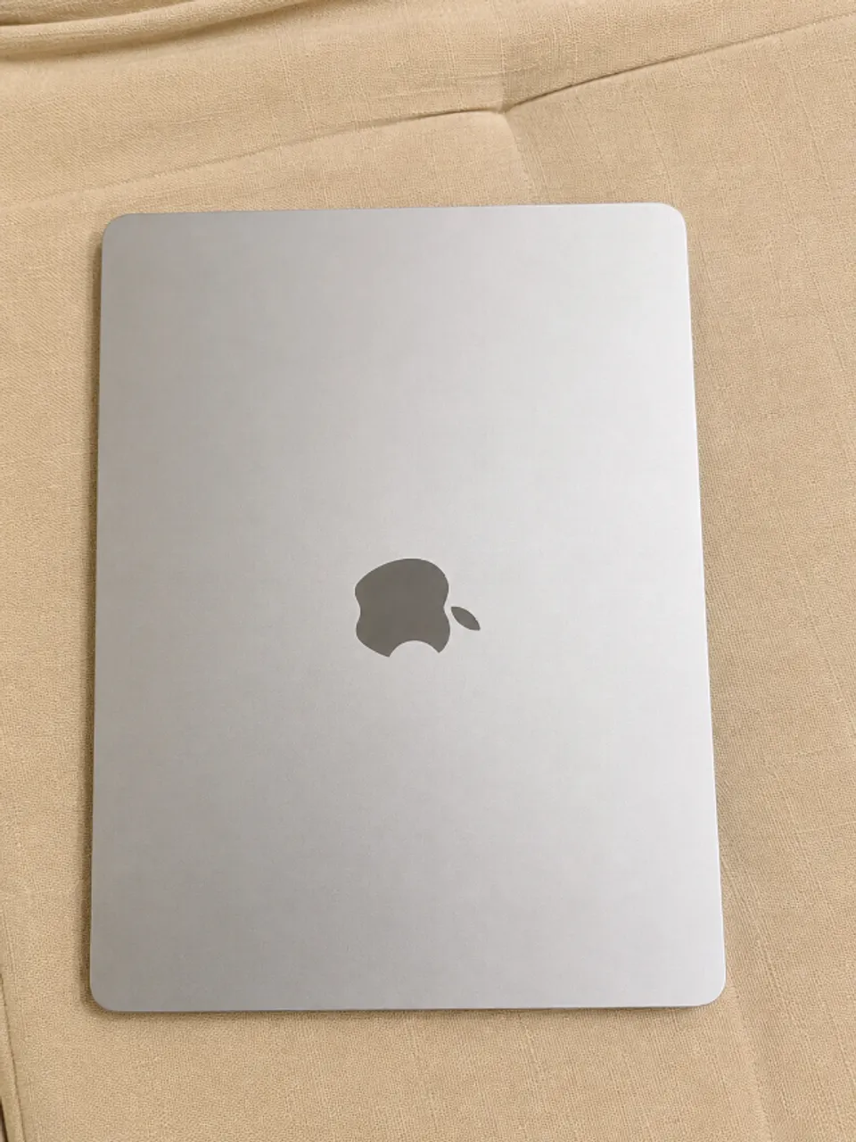 MacBook Air M2 15 Polegadas - 8GB RAM - 256GB SSD - Cinza Espacial