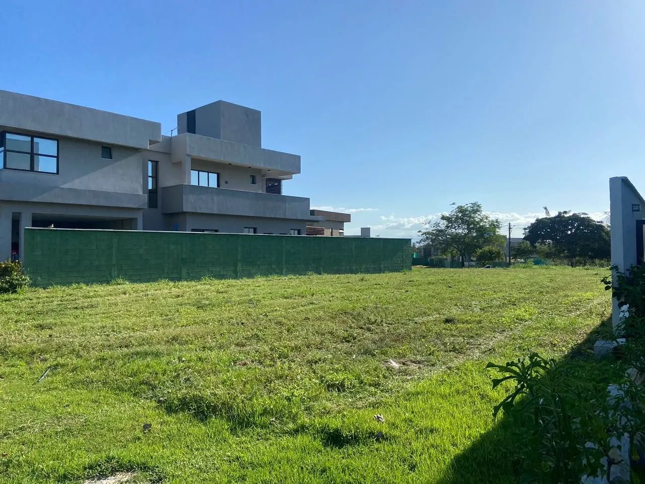 Terreno Alphaville Ceará 2 com 496,89 m², totalmente plano e quitado