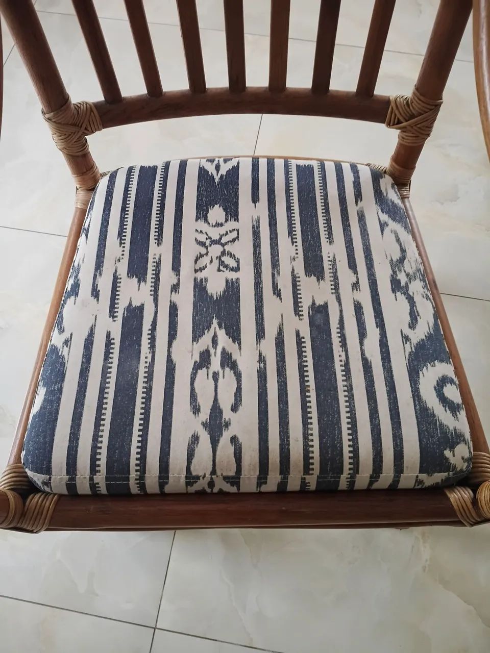 Jogo de cadeiras poltronas e mesinha lateral - Foto 3