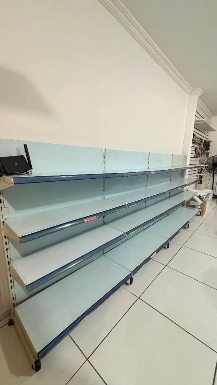 Vendo gôndola usada para loja - Foto 2